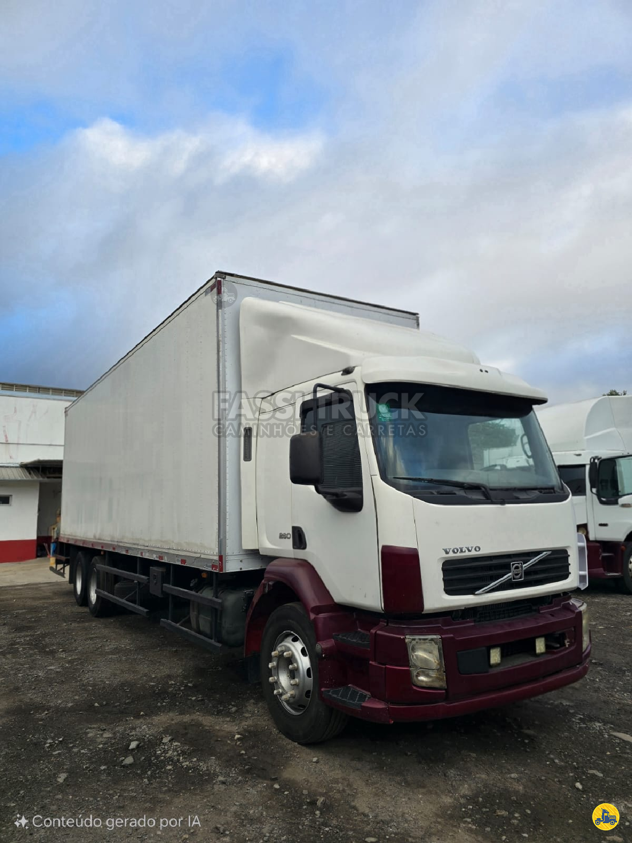 CAMINHAO VOLVO VOLVO VM 260 Baú Furgão Truck 6x2 FassiTruck SAO PAULO SÃO PAULO SP